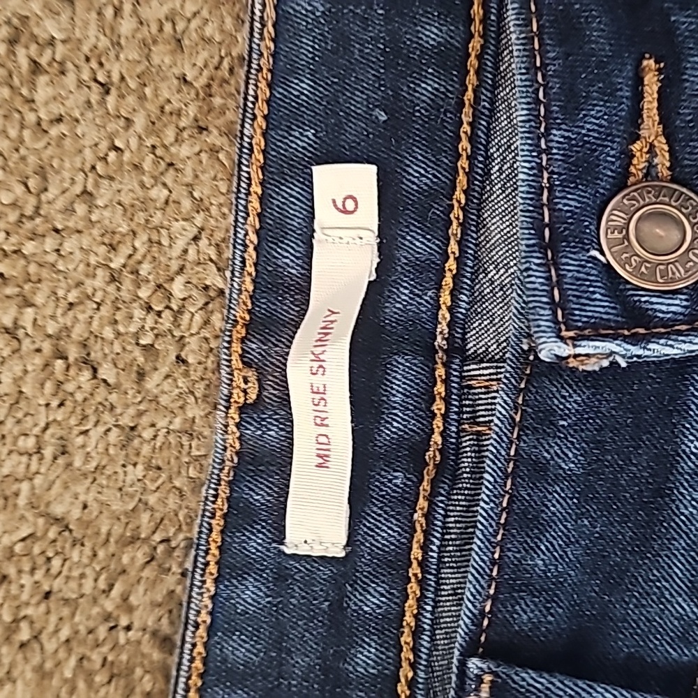 LEVI'S Mid Rise Skinny Jeans - Picture 7 of 7